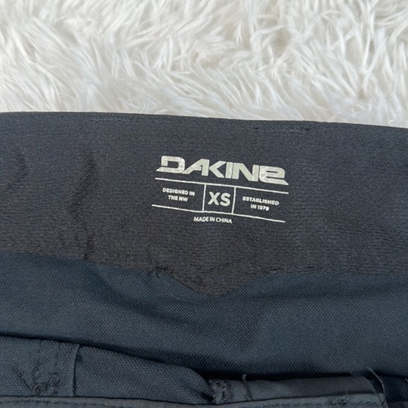 Dakine Black Water Resistant Faye Shorts NWT - Picture 10 of 12